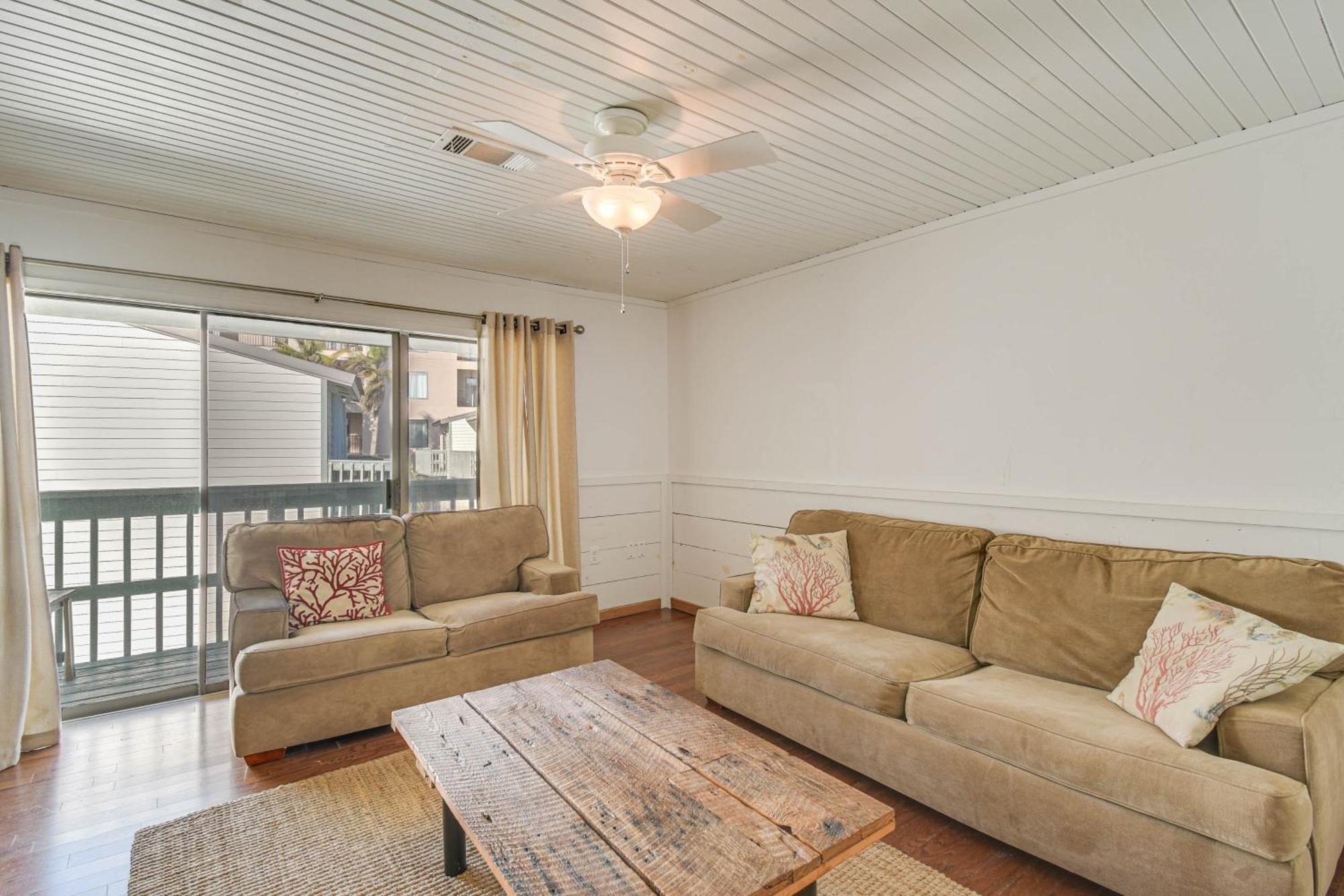 With Pool Access Walk To Beach! Apartment Gulf Shores