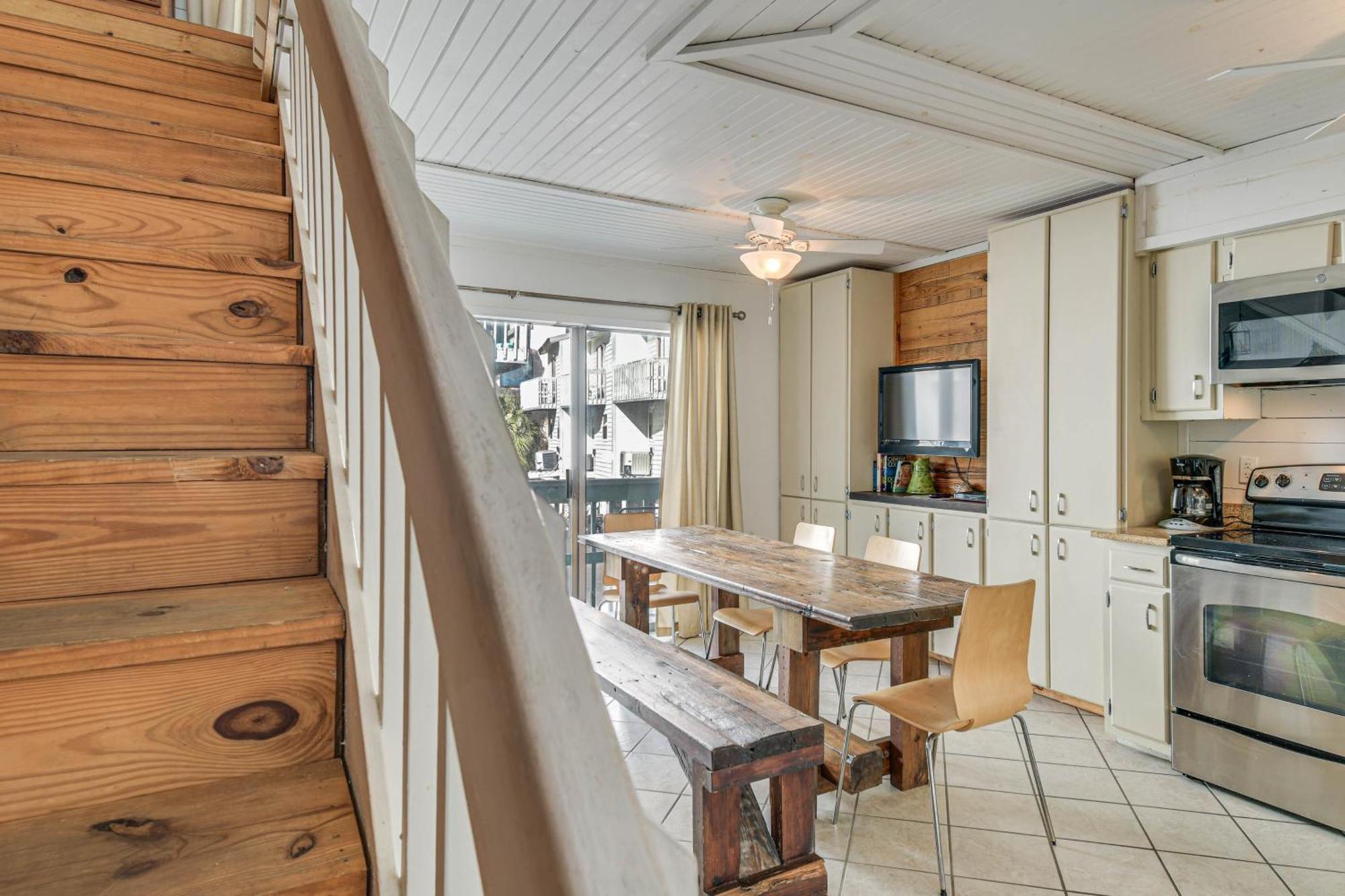 With Pool Access Walk To Beach!