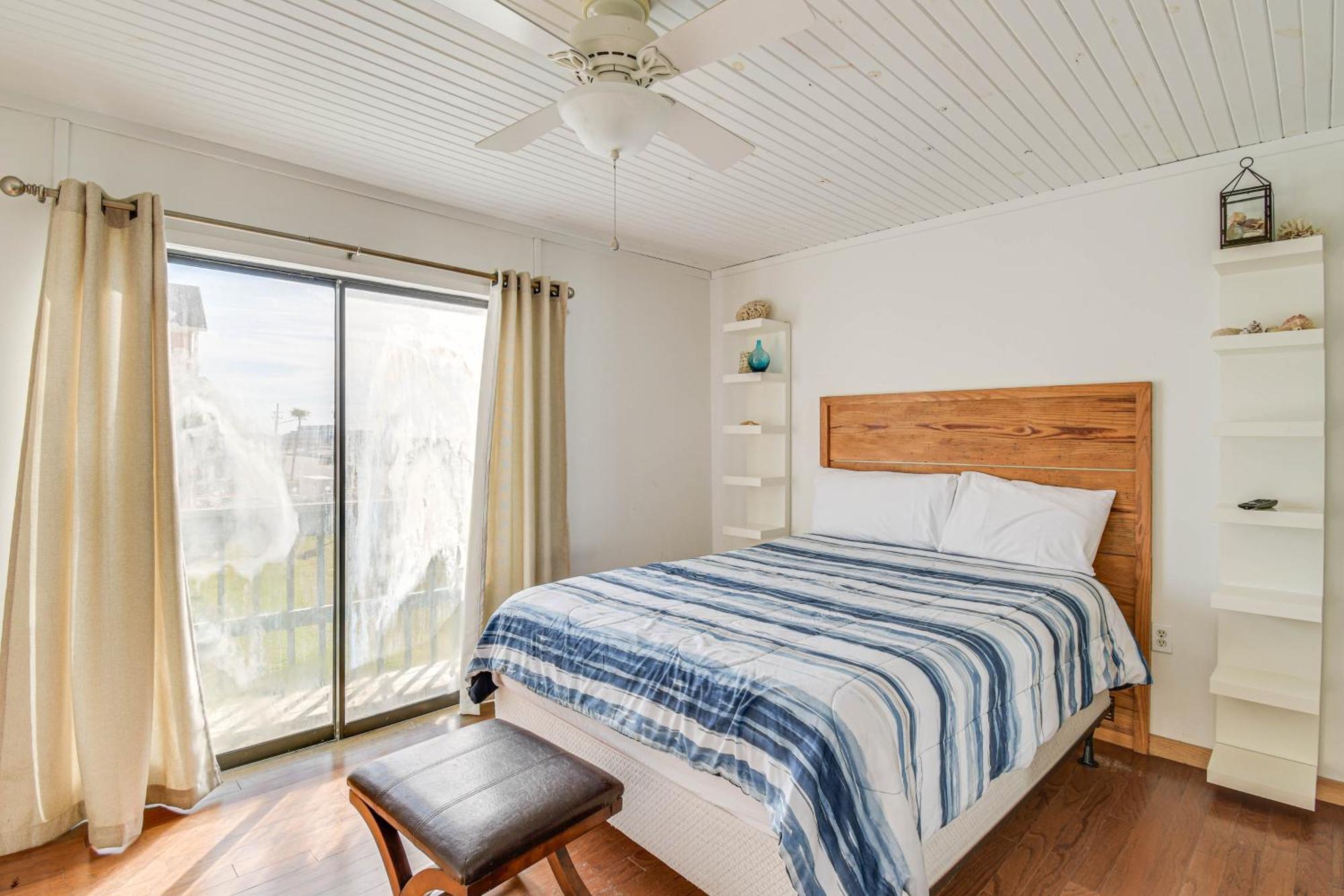 With Pool Access Walk To Beach! Gulf Shores